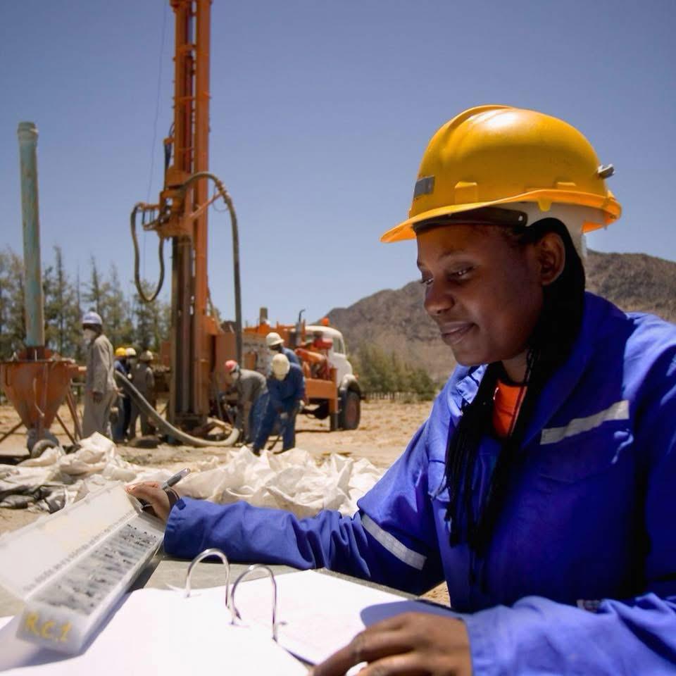 Breaking Barriers in Geology: “Resilience is My Compass” img-20250219-wa0041