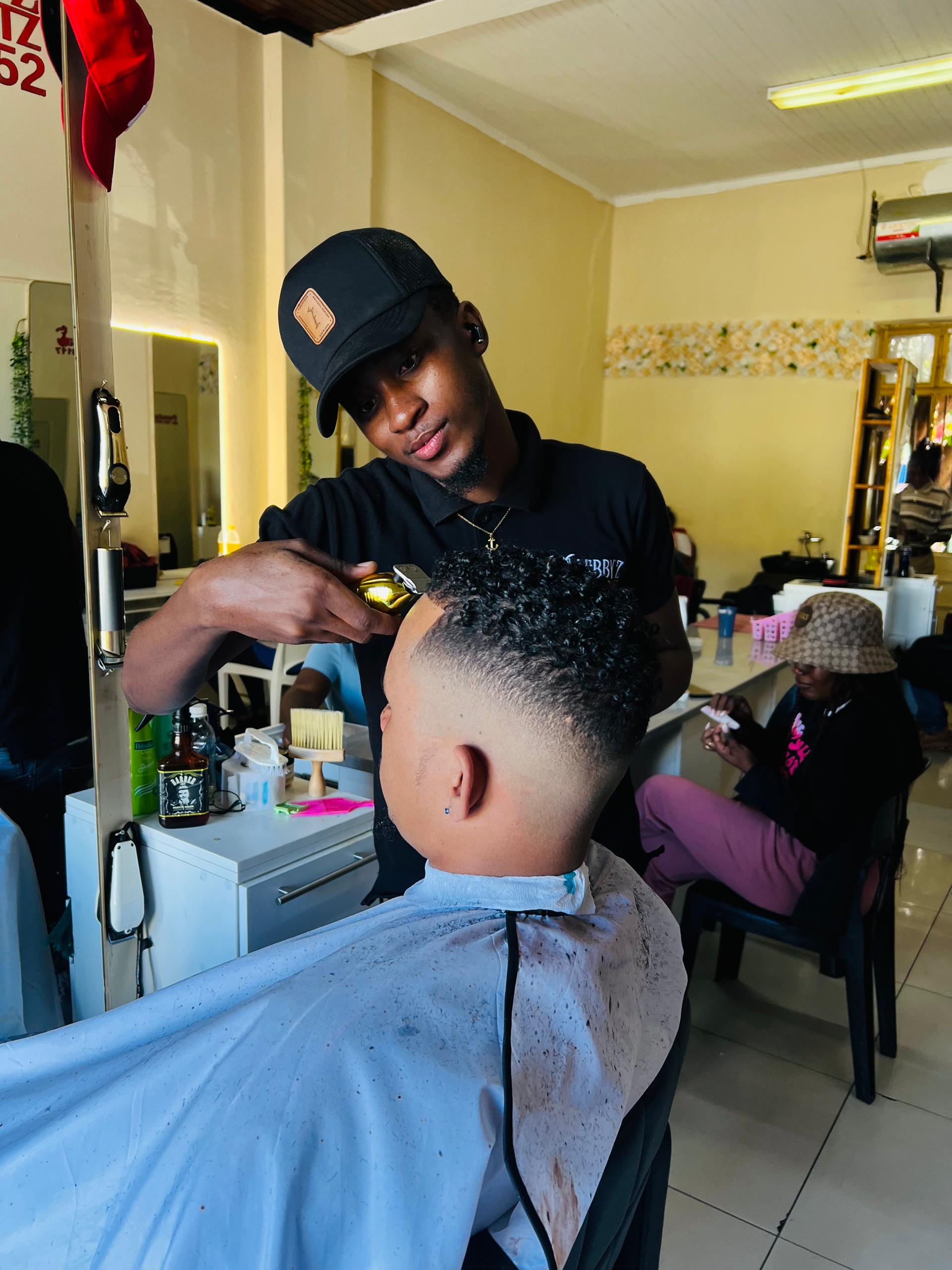 From bottles and scissors to master barber: the rise of a self-taught star whatsapp-image-2025-05-14-at-22