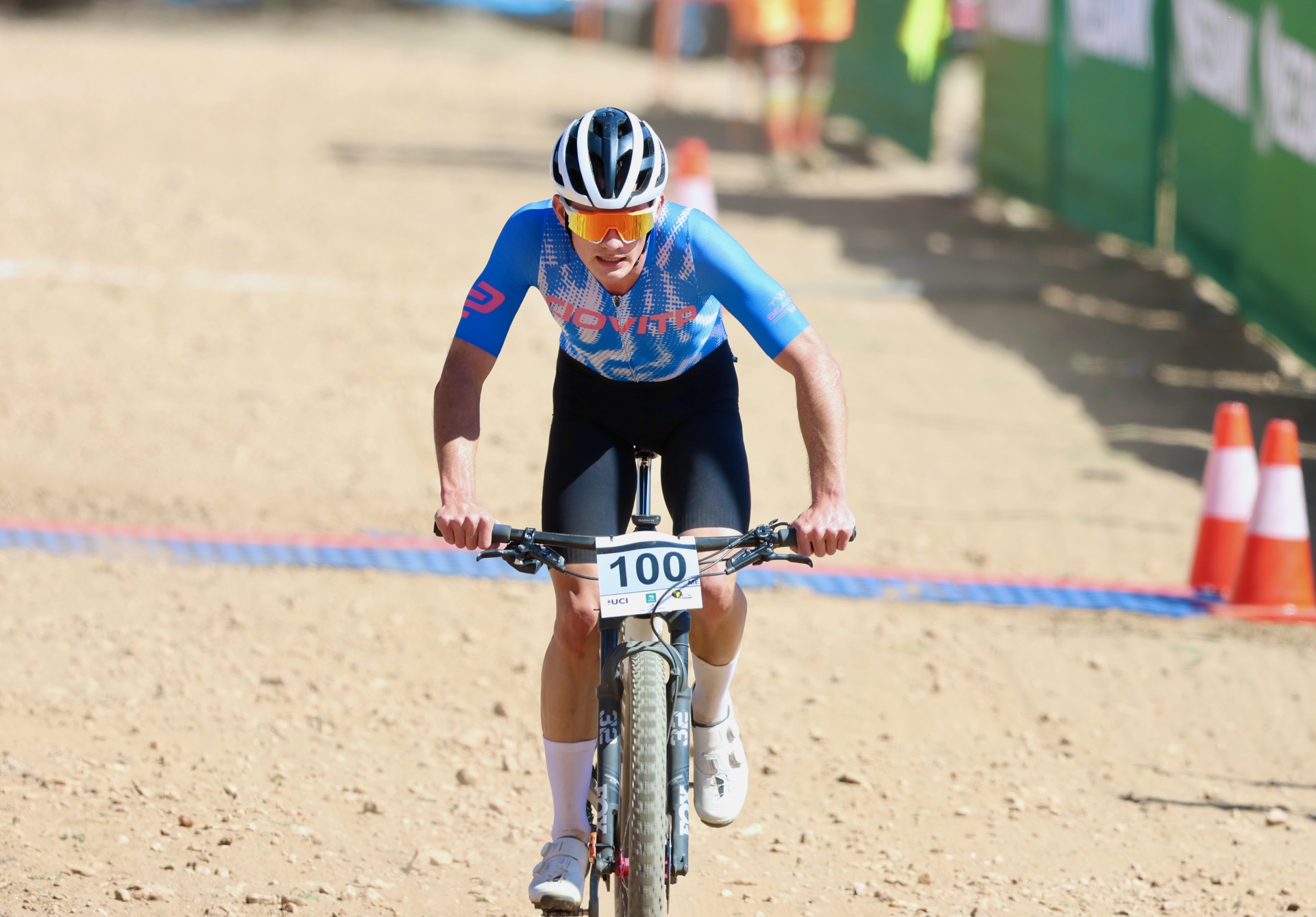 Hahn, Du Plessis scoop cross country titles hugo-hahn