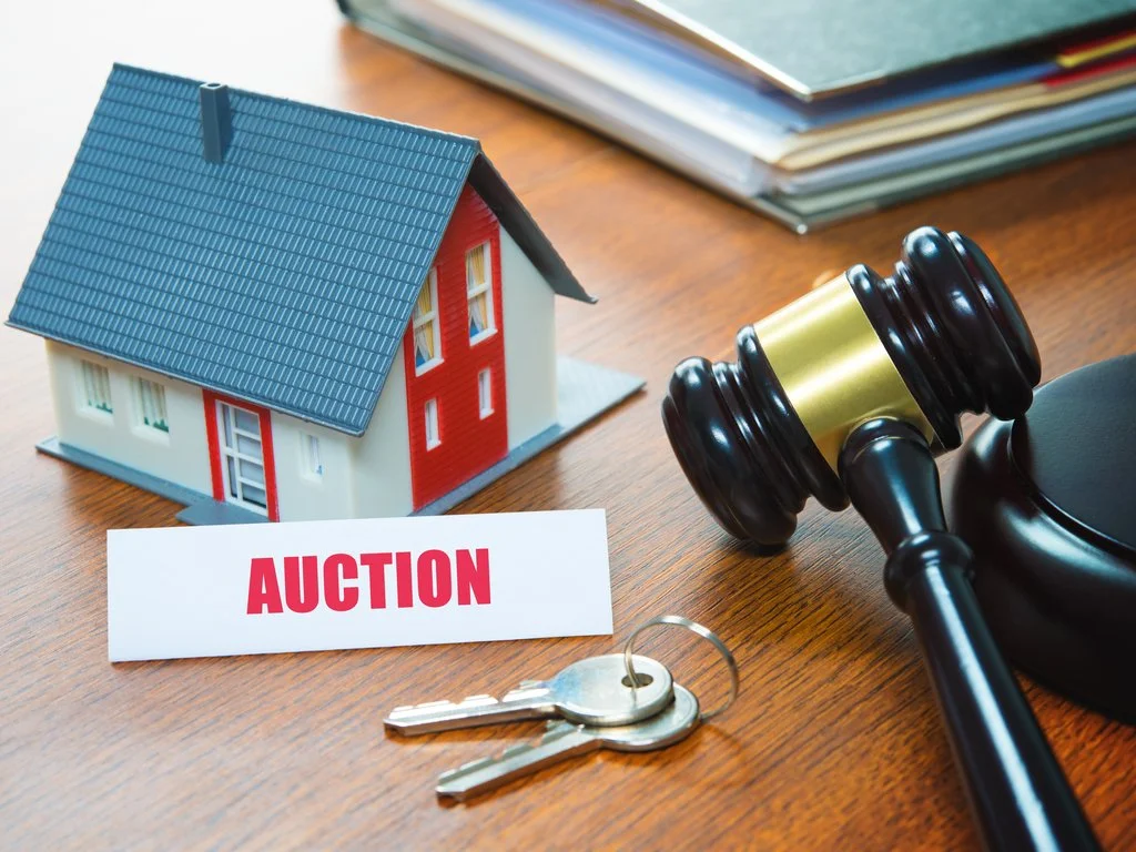 House auctions short-change families image_0