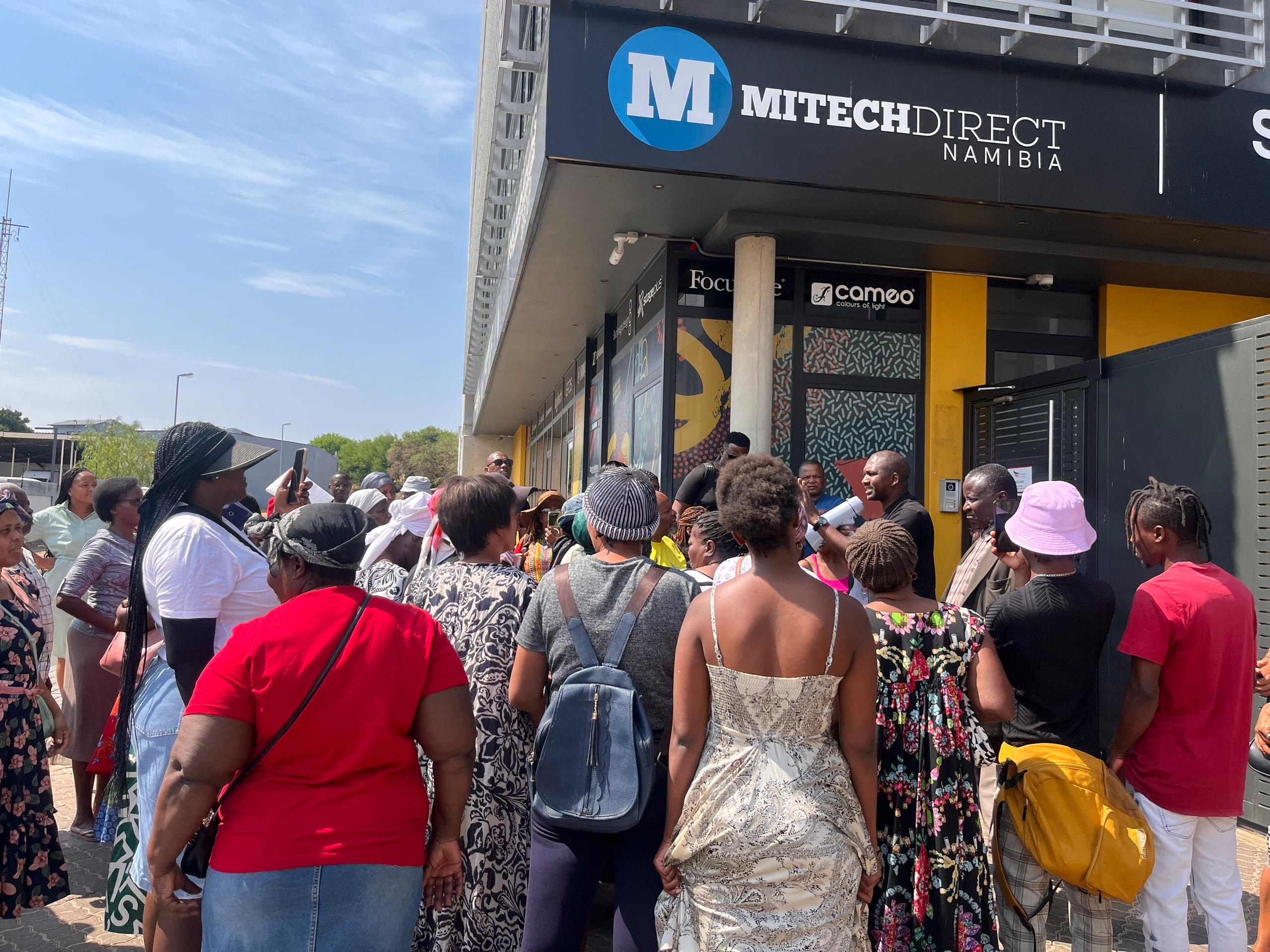 Residents target RedForce 6e749778-547c-4ee0-b2c2-2b8b299396f5