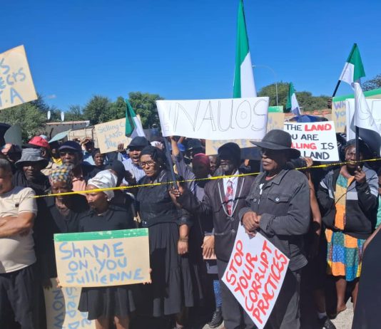 |Khomanin leadership in the crosshairs