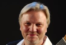 Busch performs at Sandwerf Retreat